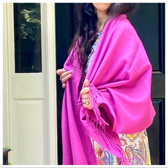 ShopEvelynne Accessories - ✨RESTOCK✨CASHMERE DARK PINK  FRINGE SCARF/SHAWL